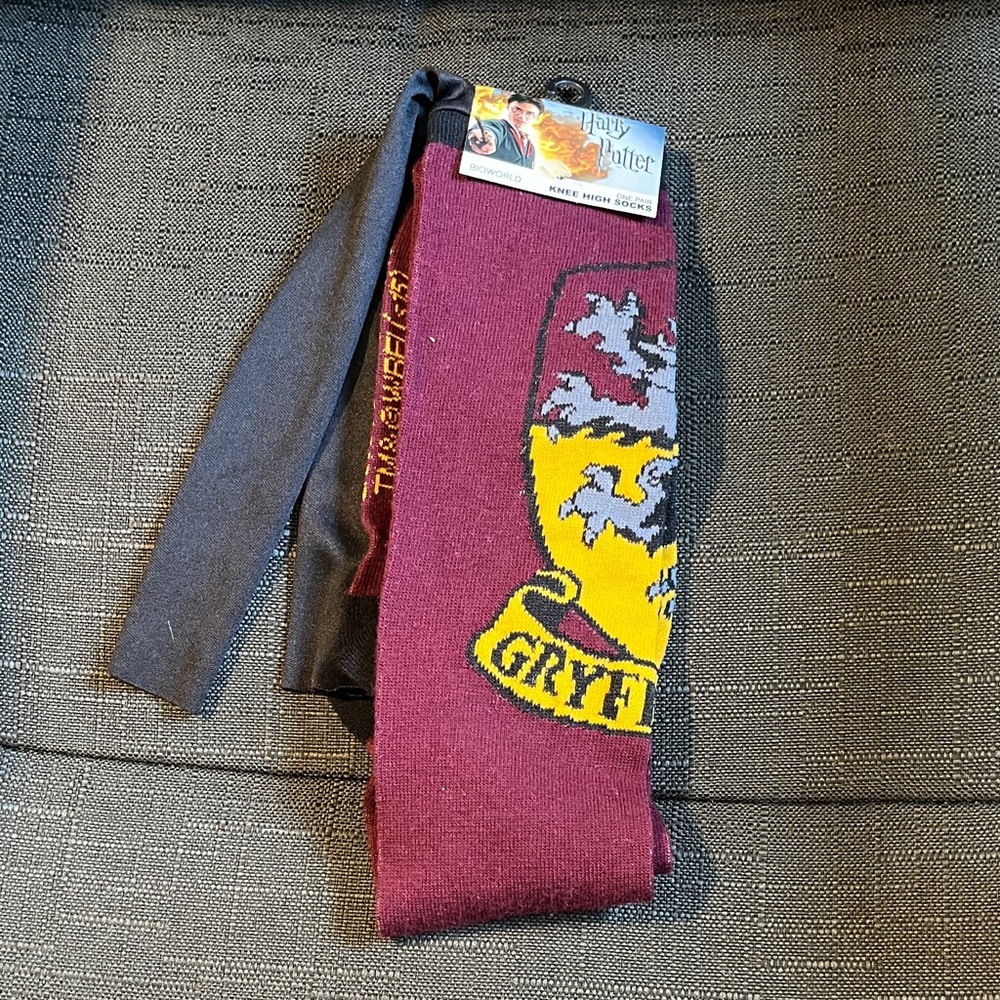 Bioworld Gryffindor Scarf - Maroon and Yellow